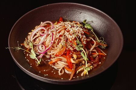 Вок с креветками