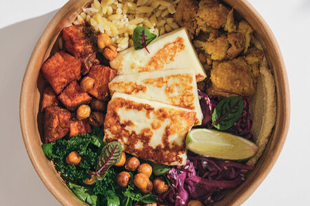 Боул с халуми