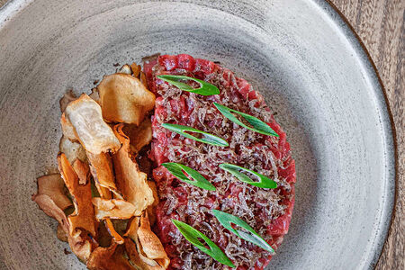 Тартар говядина, угорь, трюфель