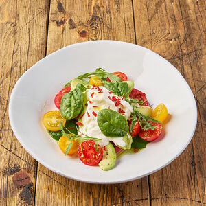 Томаты с авокадо и муссом из шпината