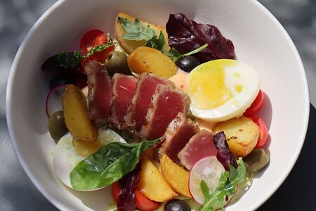 Салат Нисуаз с тунцом