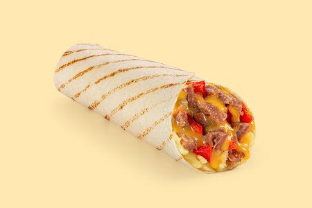 Патата с говядиной в сырном соусе