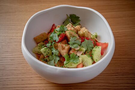 Тёплый салат с баклажанами