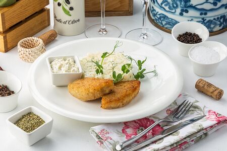 Котлеты рыбные с рисом, мятой и кинзой