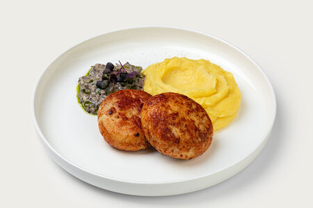 Куриные котлеты с картофельным пюре