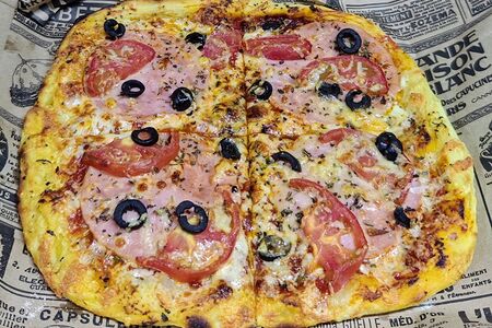 Пицца с ветчиной