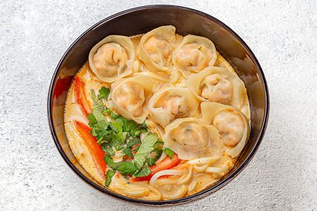 Том ям Лосось с вонтонами