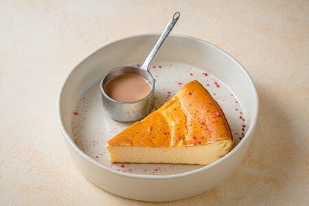 Чизкейк с персиком и белым шоколадом