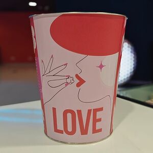 Железное ведро Love