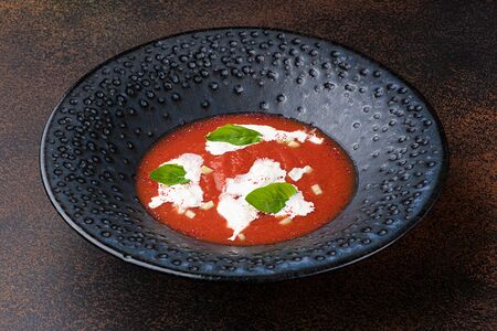 Гаспачо со страчателлой 