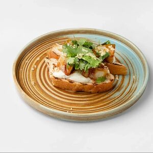 Брускетта с баклажаном, страчателлой, соусом унаги