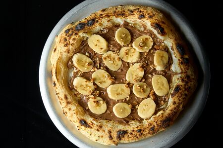 Шоколадно-ореховая паста и банан