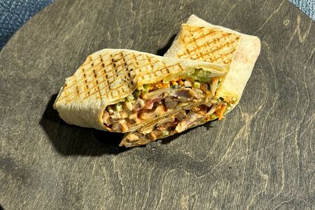 Шаурма со свининой большая