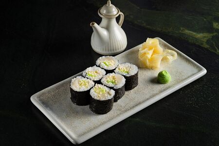 Классический ролл с гребешком