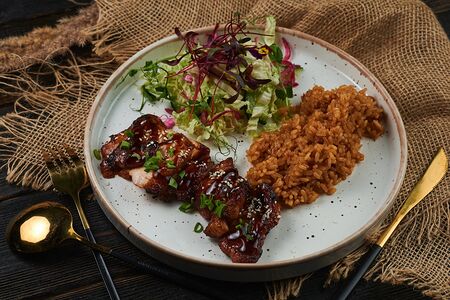 Курочка в сливочном терияки с рисом Nasi Goreng