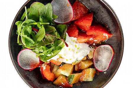 Салат овощной со страчателлой