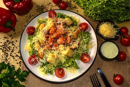 Салат Цезарь с сёмгой