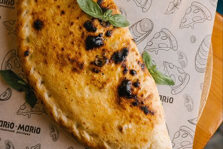 Кальцоне (закрытая пицца) 