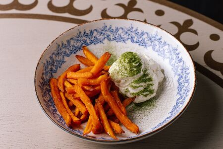 Батат фри с сырным соусом