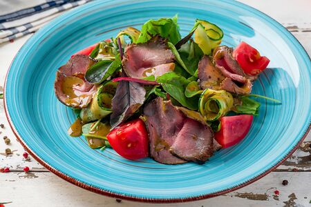 Салат с ростбифом