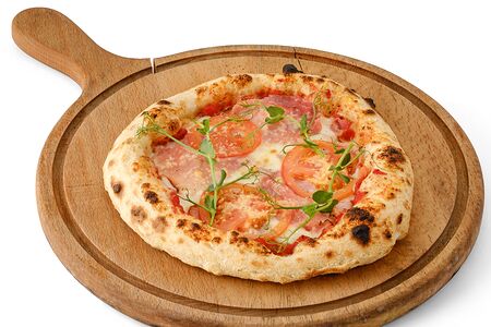 Пицца с окороком и томатами