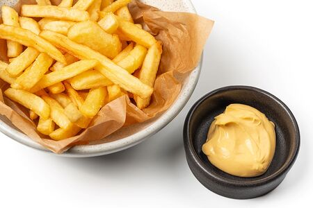 Картофель фри с сырным соусом