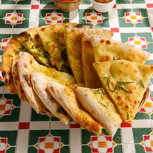 Фокачча с соусом песто