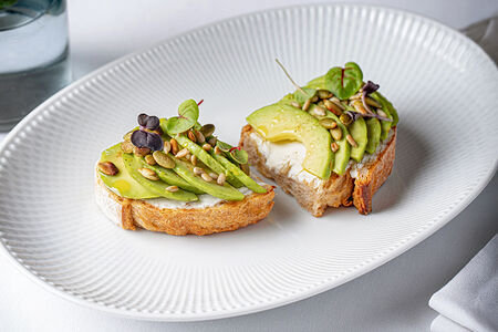 Тост с авокадо 