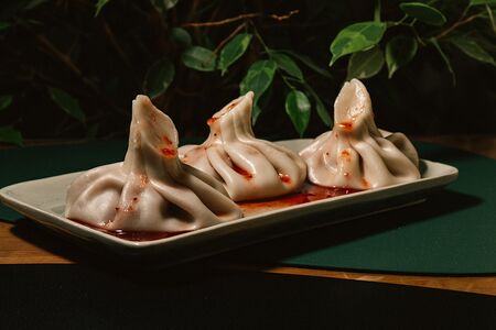 Хинкали с бананом и клубникой