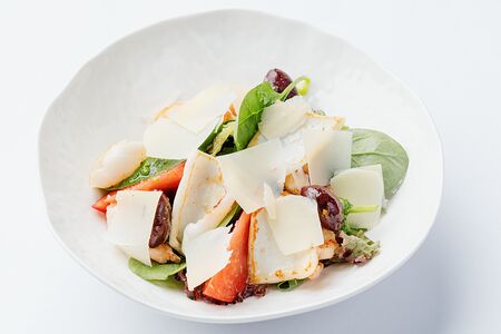 Салат с креветками и кальмаром 