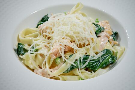 Тальтелле с семгой