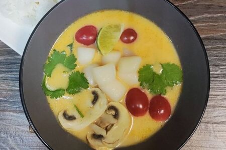 Суп Том Ям с гребешком