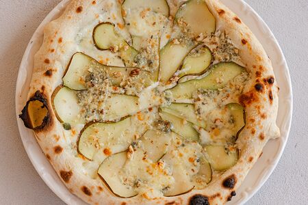 Груша и горгондзола 