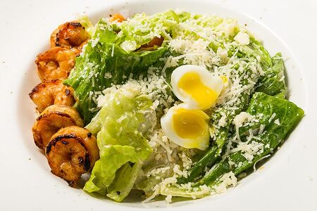 Цезарь с креветками в Грузинском стиле