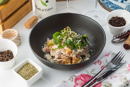 Салат с томленой индейкой конфи