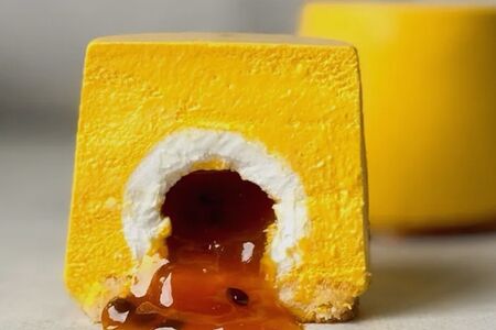 Пирожное Манго-Маракуйя