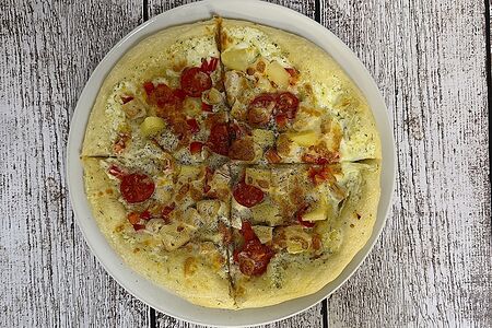 Мини-пицца с курицей и ананасами