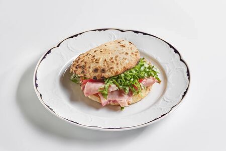 Пучча с ветчиной из индейки