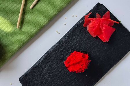 Острый гункан с масаго