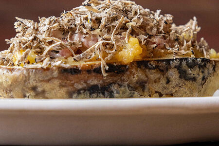 Печёный картофель робата, вагю, трюфель