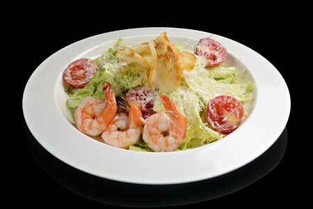 Салат Цезарь с креветками