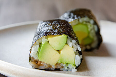 Ролл авокадо