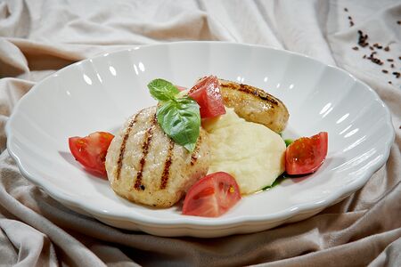 Котлеты из индейки с картофельным пюре