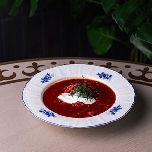 Грузинский борщ с рваной говядиной и вишней