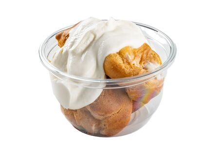 Профитроли в белом соусе