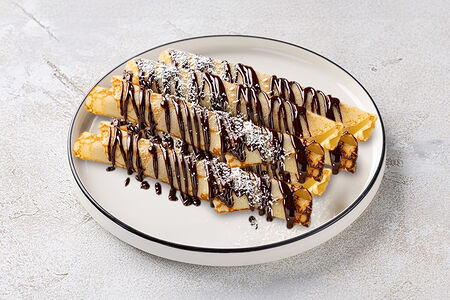 Большая порция блинчиков Легендарные с шоколадом