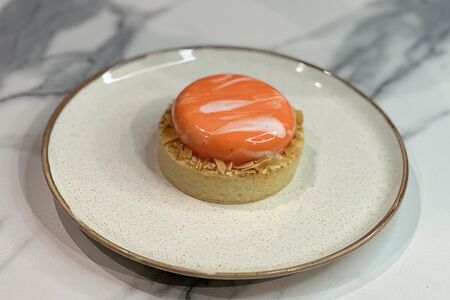 Тарталетка с апельсиновым муссом и игристым 