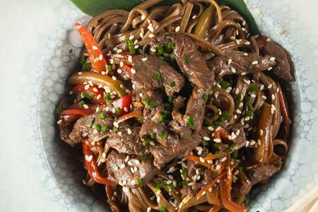 Соба с курицей 