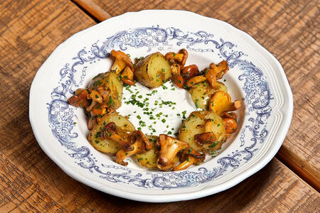 Деревенский картофель с лисичками