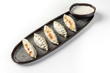 Гедза с грибами в трюфельном соусе